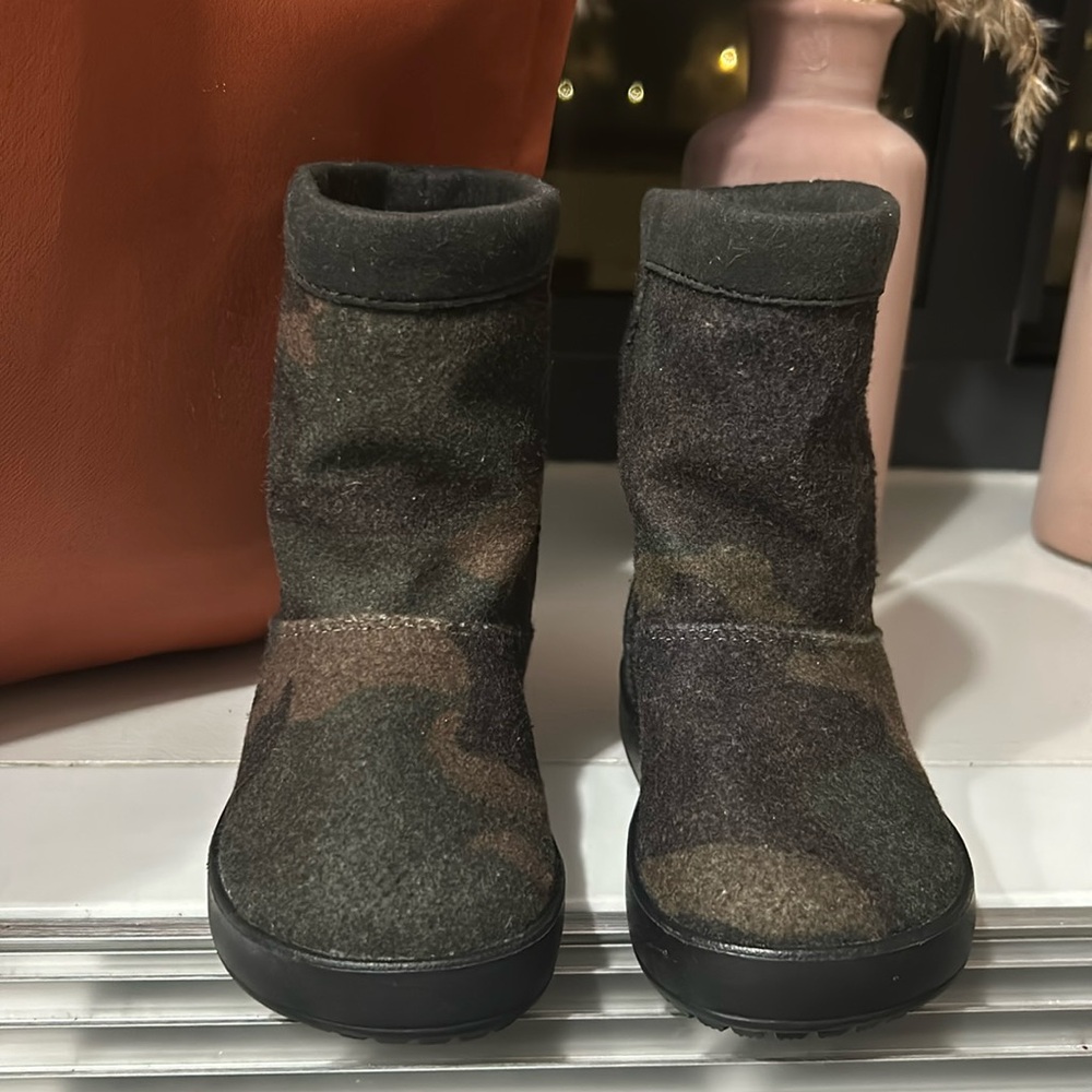 Like New Army fatigue CROC boots